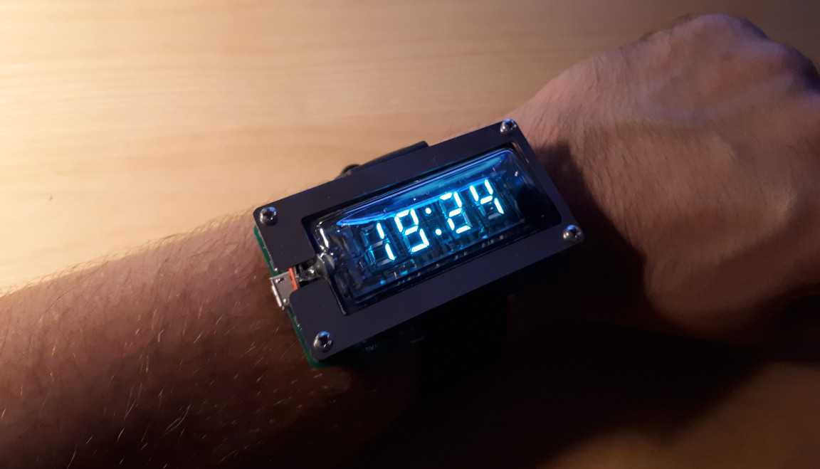 image from Vacuum Tube Watch "EVERGLOW" v2.1